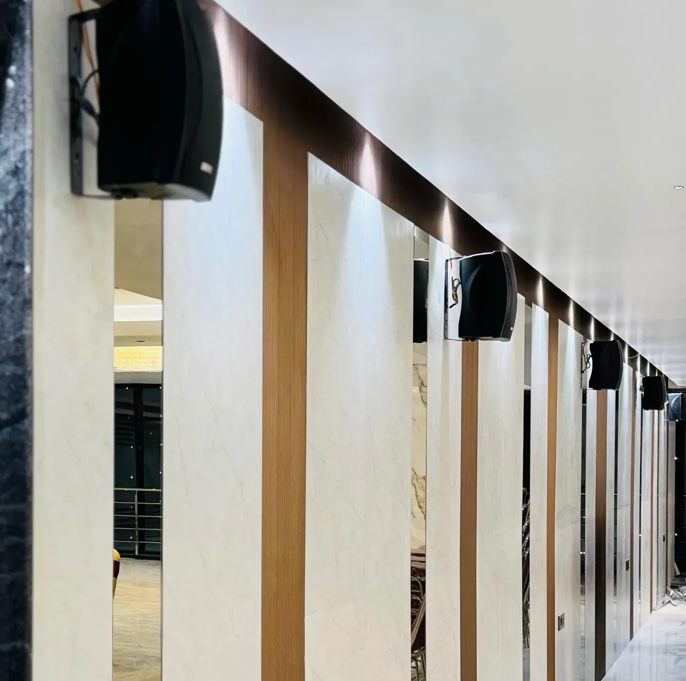 Speakers / Sound System